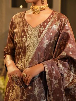 Women Ethnic Motifs Printed Kurta with Trousers & Dupatta 3