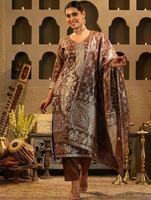 Women Ethnic Motifs Printed Kurta with Trousers & Dupatta 4