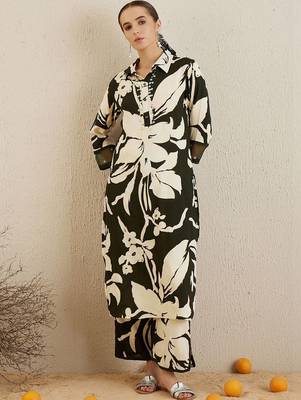 Women Floral Printed Sequinned Kurta with Trousers 1
