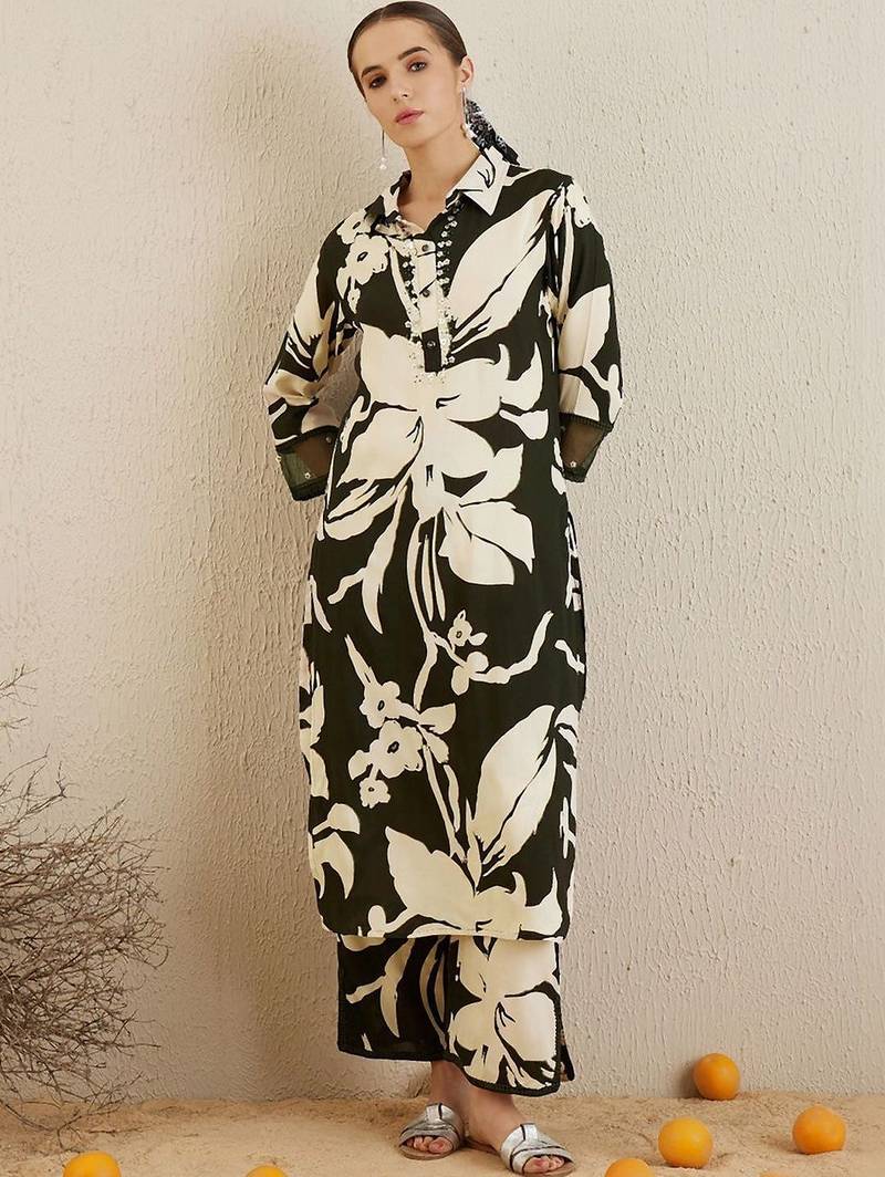Women Floral Printed Sequinned Kurta with Trousers