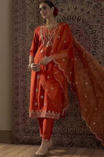 Ethnic Motifs Embroidered Notch Neck Thread Work Kurta & Trousers With Dupatta