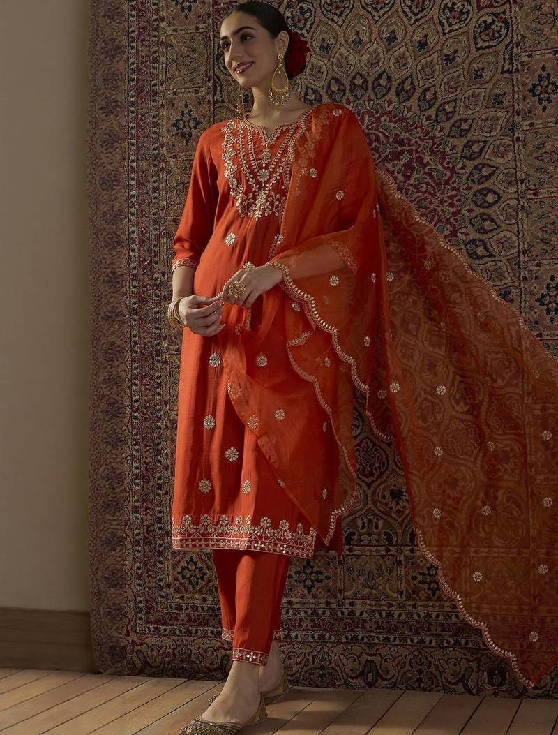 Ethnic Motifs Embroidered Notch Neck Thread Work Kurta & Trousers With Dupatta
