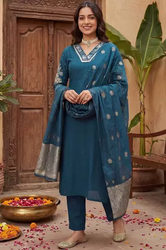 Women Ethnic Motifs Embroidered Thread Work Kurta with Trousers & With Dupatta