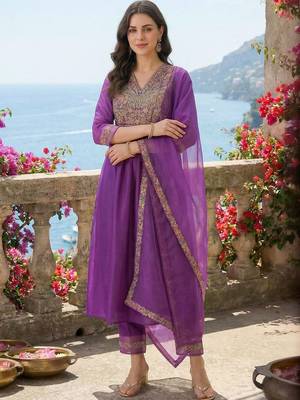 Women Floral Embroidered Pleated Liva Kurta with Trousers & With Dupatta 5