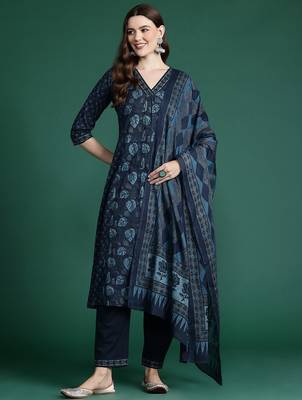 Floral Printed Panelled Cotton Kurta with Trousers & With Dupatta 2