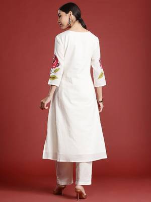 Floral Printed Cotton A-Line Kurta with Trousers 5