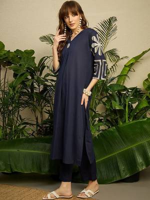 Women Ethnic Motifs Embroidered Thread Work Cotton Kurta With Trouser 3