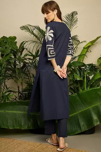 Women Ethnic Motifs Embroidered Thread Work Cotton Kurta With Trouser