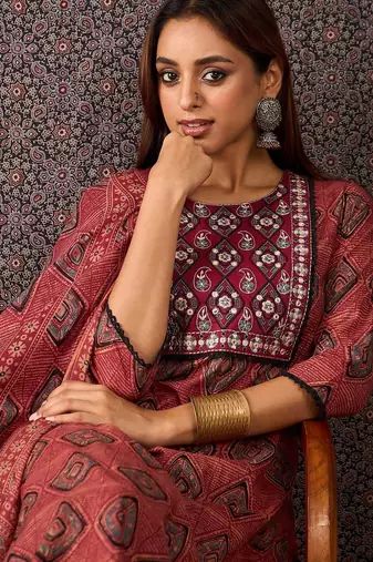 Geometric Printed Mirror Work Cotton Kurta With Trousers & Dupatta