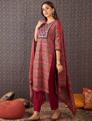 Geometric Printed Mirror Work Cotton Kurta With Trousers & Dupatta 3