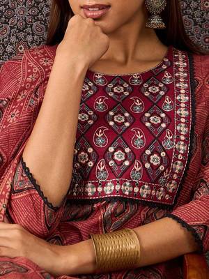 Geometric Printed Mirror Work Cotton Kurta With Trousers & Dupatta 7