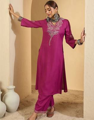 Women Ethnic Motifs Embroidered Thread Work Kurta with Trousers 1