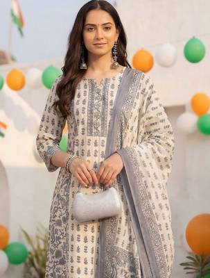 Women Ethnic Motifs Printed Cotton Kurta with Trousers & With Dupatta 3