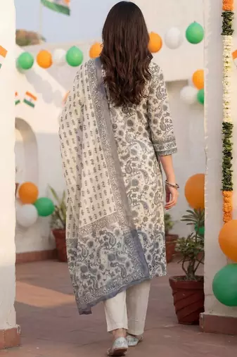 Women Ethnic Motifs Printed Cotton Kurta with Trousers & With Dupatta