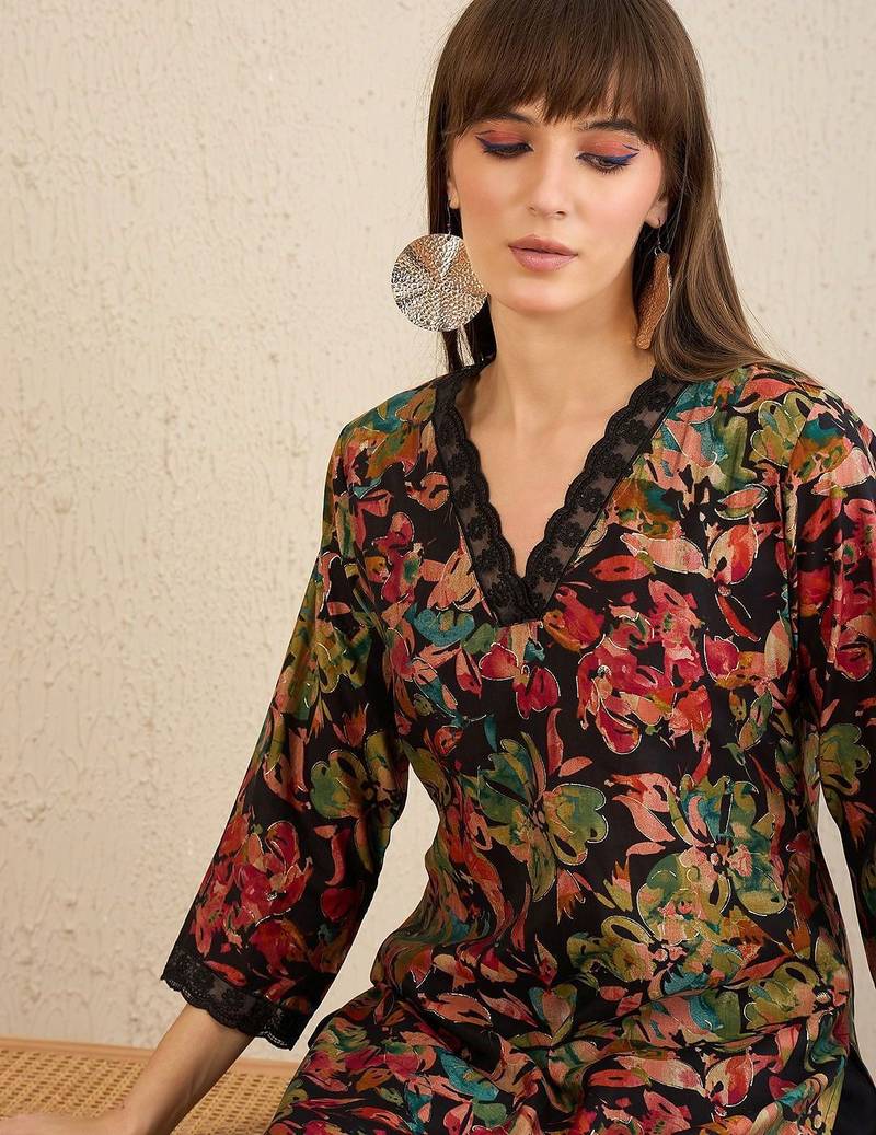 Floral Printed V-Neck Straight Kurta with Trousers