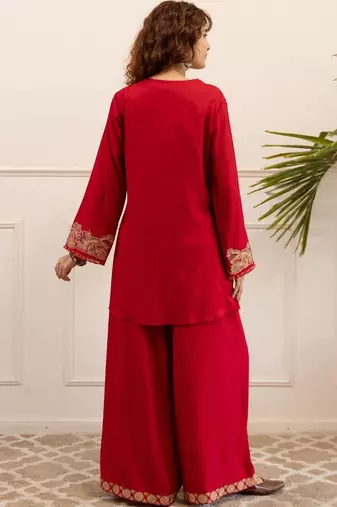 Women Ethnic Motifs Embroidered Thread Work Kurta with Palazzos