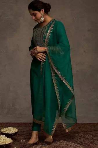 Women Ethnic Motifs Embroidered Liva Kurta with Trousers & With Dupatta
