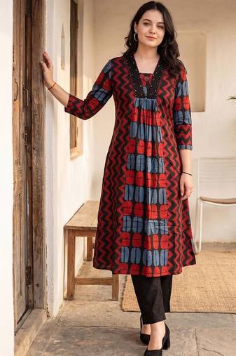 Women Printed Empire Thread Work Cotton Kurta with Trousers