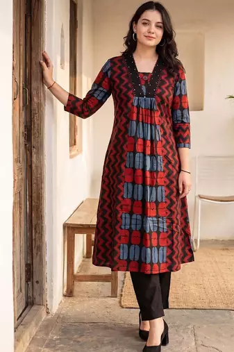 Women Printed Empire Thread Work Cotton Kurta with Trousers