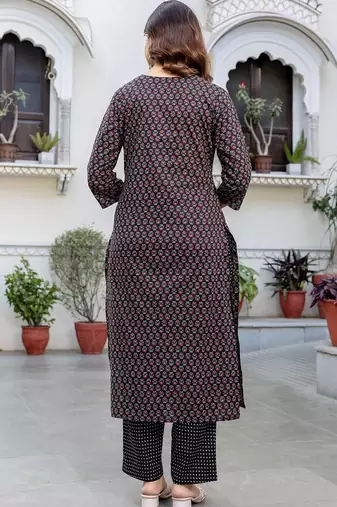 Women Ethnic Motifs Printed Cotton Kurta with Trousers & With Dupatta