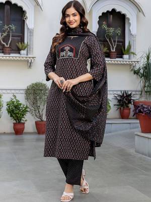 Women Ethnic Motifs Printed Cotton Kurta with Trousers & With Dupatta 4
