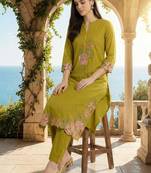 Women Floral Embroidered Thread Work Cotton Kurta with Trousers