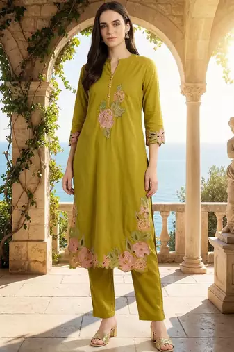 Women Floral Embroidered Thread Work Cotton Kurta with Trousers