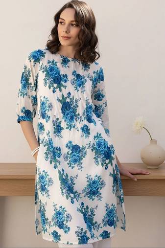 Women Floral Printed Beads and Stones Cotton Kurta with Trousers