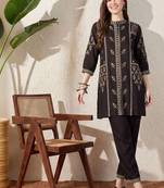 Women Ethnic Motifs Embroidered Thread Work Kurta with Trousers