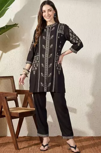 Women Ethnic Motifs Embroidered Thread Work Kurta with Trousers