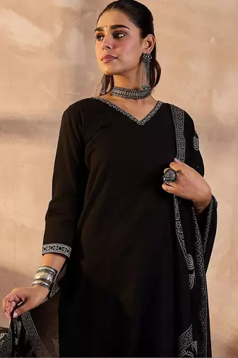 Women Ethnic Motifs Cotton Kurta with Trousers & With Dupatta