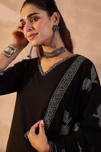 Women Ethnic Motifs Cotton Kurta with Trousers & With Dupatta