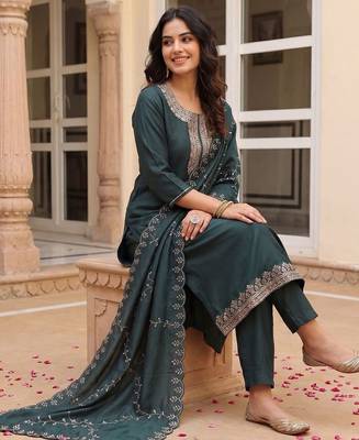 Women Ethnic Motifs Embroidered Thread Work Kurta with Trousers & With Dupatta 5