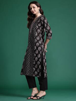 Ethnic Motifs Printed Panelled Cotton Kurta with Trousers & Dupatta 5