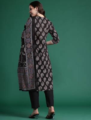Ethnic Motifs Printed Panelled Cotton Kurta with Trousers & Dupatta 7