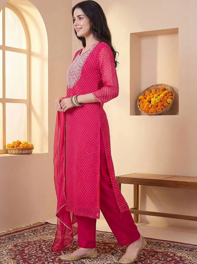 Women Leheriya Printed Thread Work Kurta with Trousers & With Dupatta