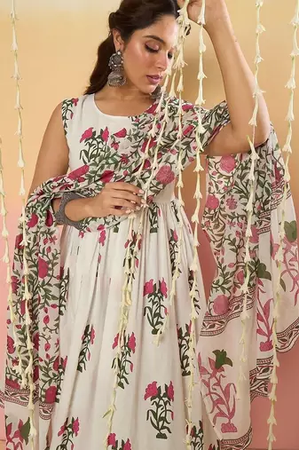 Women Floral Printed Cotton Kurta with Palazzos & With Dupatta