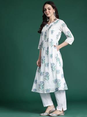 Floral Printed Pleated Cotton Kurta with Trousers 5