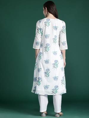 Floral Printed Pleated Cotton Kurta with Trousers 6