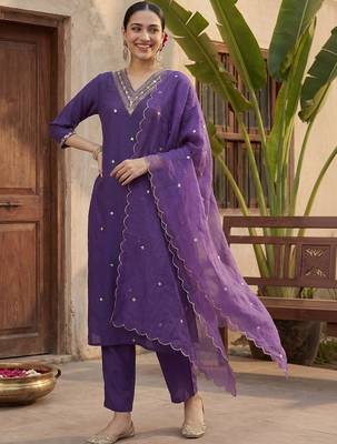 Women Ethnic Motifs Embroidered Thread Work Kurta with Trousers & With Dupatta 6