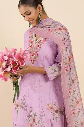 Women Floral Printed Thread Work Linen Kurta with Trousers & With Dupatta