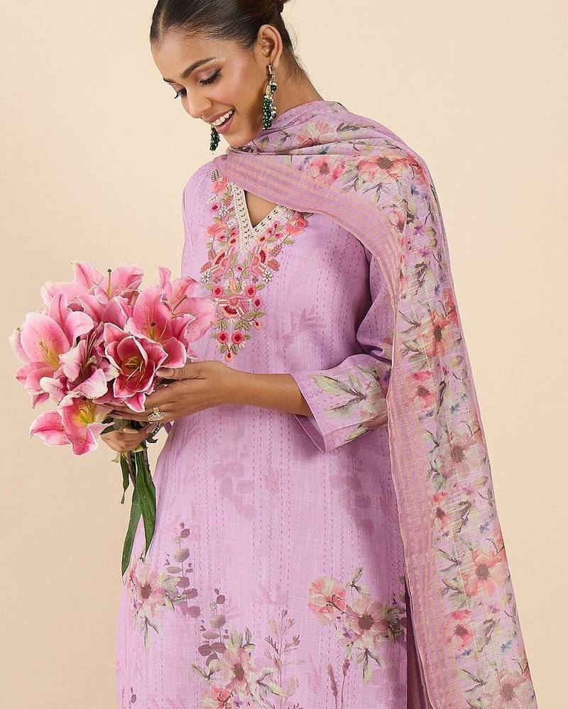 Women Floral Printed Thread Work Linen Kurta with Trousers & With Dupatta