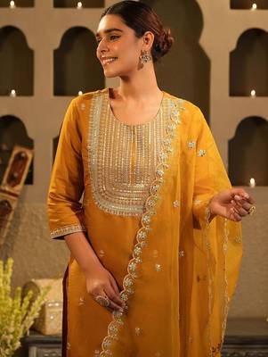 Women Ethnic Motifs Embroidered Kurta with Trousers & Dupatta 5