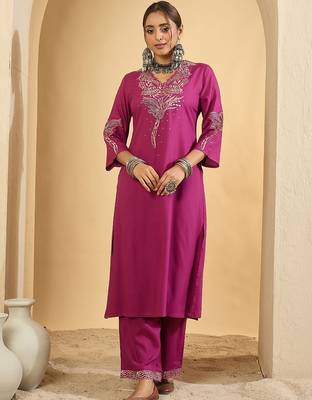Women Embroidered Thread Work Kurta with Trousers 1