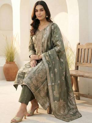 Women Ethnic Motifs Kurta with Trousers & With Dupatta 1