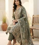 Women Ethnic Motifs Kurta with Trousers & With Dupatta