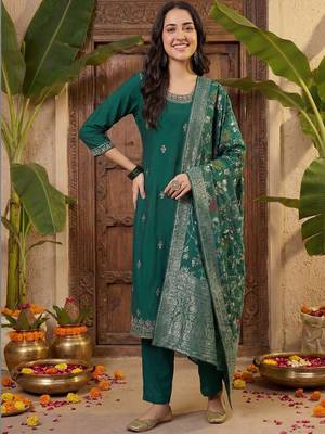 Women Ethnic Motifs Embroidered Round Neck Kurta with Trousers & Dupatta 2