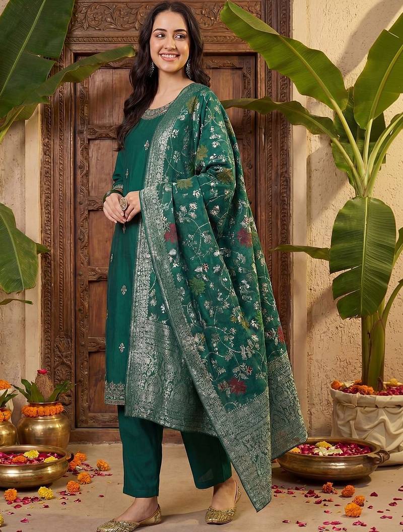 Women Ethnic Motifs Embroidered Round Neck Kurta with Trousers & Dupatta