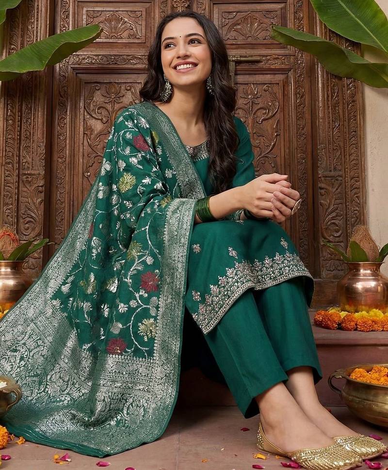 Women Ethnic Motifs Embroidered Round Neck Kurta with Trousers & Dupatta