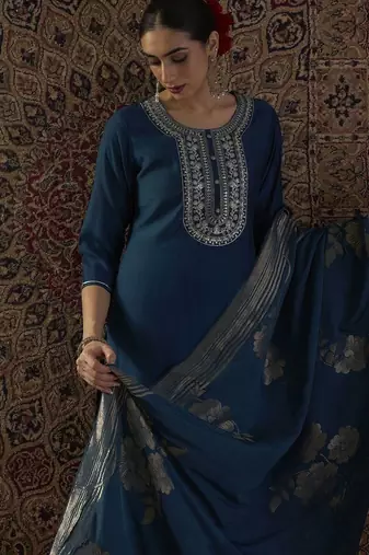 Ethnic Motifs Embroidered Thread Work Kurta With Trousers & Dupatta